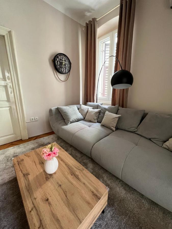 Apartman Sandra Pula Eksteriør billede
